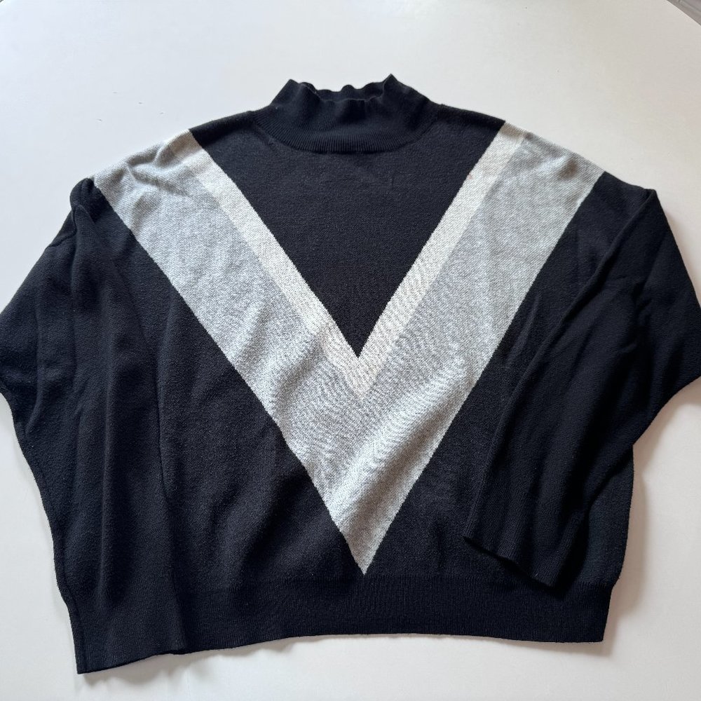 Old Navy women's mock neck sweater size L
